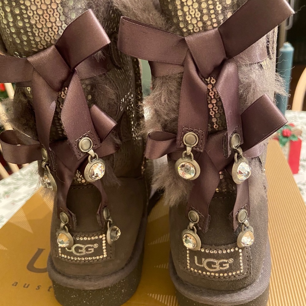 SALE!!! UGG Bailey Bow Bling 💍 🌟🥳 Grey Stunners!